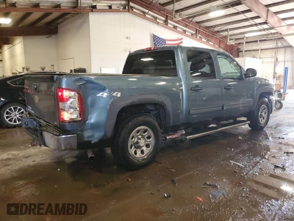 ✅ 2010 Chevrolet Silverado 1500 LS • VIN: 3GCRKREAXAG104967 • Lot: 75504864. Listed on Copart with 216,222 mi. Free auction sales archive from the USA and detailed vehicle history report at DreamBid. Image 3.