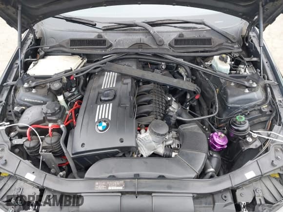 ✅ 2010 BMW 3 Series 335i • VIN: WBAWB7C54AP048563 • Lot: 42464976. Listed on IAAI with 131,782 mi. Free auction sales archive from the USA and detailed vehicle history report at DreamBid. Image 10.