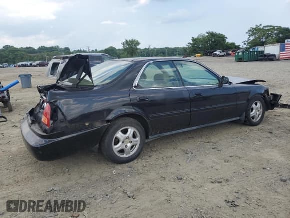 ✅ 1996 Acura TL Premium • VIN: JH4UA265XTC006628 • Лот: 62704585. Опубликован ранее на Copart с пробегом 218 431 миль. Бесплатный доступ к архиву аукционных продаж из США и подробный отчёт об истории автомобиля на DreamBid. Изображение 3.