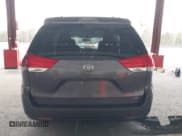 ✅ 2012 Toyota Sienna LE • VIN: 5TDKK3DC0CS239980 • Lot: 43682669. Wystawiony na IAAI z przebiegiem 166 282 mil. Bezpłatny archiwum sprzedaży aukcyjnych z USA i szczegółowy raport historii pojazdu na DreamBid. Zdjęcie 17.