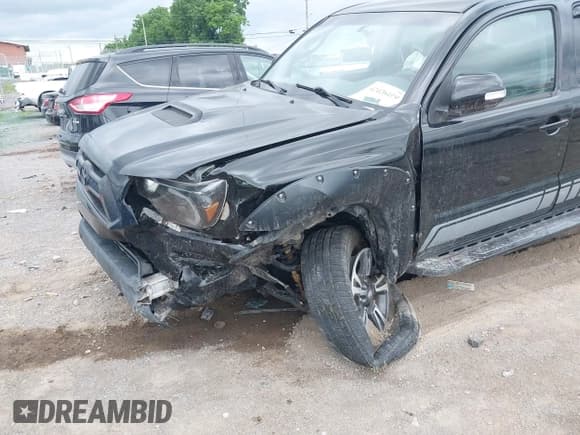 ✅ 2013 Toyota Tacoma • VIN: 3TMMU4FN8DM057517 • Lot: 42426419. Listed on IAAI with 202,188 mi. Free auction sales archive from the USA and detailed vehicle history report at DreamBid. Image 6.