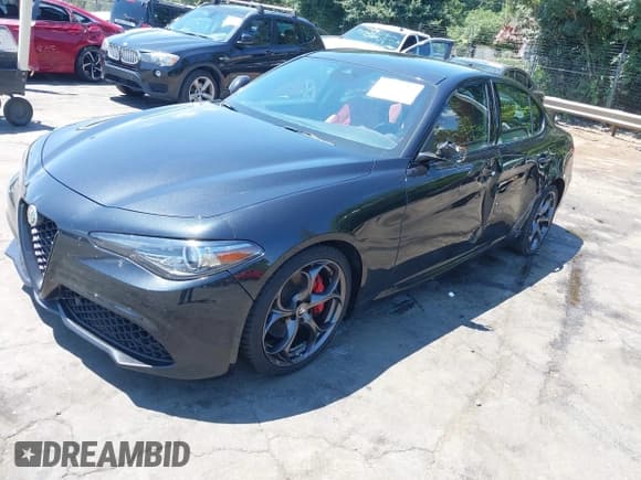 ✅ 2021 Alfa Romeo Giulia Ti Sport • VIN: ZARFAMBNXM7642316 • Lot: 42877821. Listed on IAAI with 22,417 mi. Free auction sales archive from the USA and detailed vehicle history report at DreamBid. Image 18.