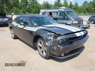 ✅ 2013 Dodge Challenger SXT • VIN: 2C3CDYAG4DH562727 • Lot: 42940922. Wystawiony na IAAI z przebiegiem 154 284 mil. Bezpłatny archiwum sprzedaży aukcyjnych z USA i szczegółowy raport historii pojazdu na DreamBid. Zdjęcie 1.