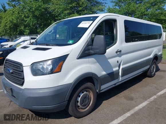 ✅ 2016 Ford Transit XL • VIN: 1FBZX2ZM2GKA01299 • Lot: 42590732. Wystawiony na IAAI z przebiegiem 219 058 mil. Bezpłatny archiwum sprzedaży aukcyjnych z USA i szczegółowy raport historii pojazdu na DreamBid. Zdjęcie 2.