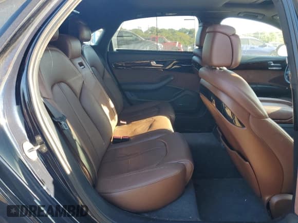 ✅ 2012 Audi A8 • VIN: WAURVAFD0CN010816 • Лот: 85882535. Опубликован ранее на Copart с пробегом Не указан. Бесплатный доступ к архиву аукционных продаж из США и подробный отчёт об истории автомобиля на DreamBid. Изображение 10.