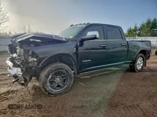 ✅ 2022 Ram 2500 Laramie • VIN: 3C6UR5FL5NG318017 • Lot: 93100655. Wystawiony na Copart z przebiegiem 90 482 mil. Bezpłatny archiwum sprzedaży aukcyjnych z USA i szczegółowy raport historii pojazdu na DreamBid. Zdjęcie 1.