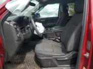 ✅ 2019 Chevrolet Silverado 1500 Custom Trail Boss • VIN: 1GCRYCEFXKZ285903 • Lot: 72980614. Wystawiony na Copart z przebiegiem Nie podano. Bezpłatny archiwum sprzedaży aukcyjnych z USA i szczegółowy raport historii pojazdu na DreamBid. Zdjęcie 7.