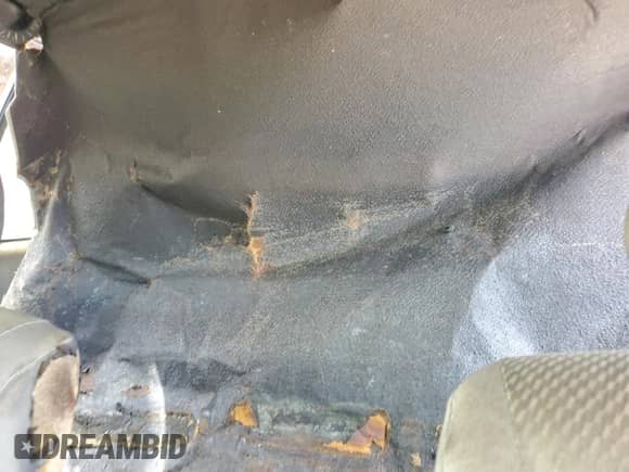 2004 Toyota Highlander с VIN JTEDD21A040083293, выставлен на аукционе Copart как лот 61767765 с пробегом Не указан миль и Списание • Salvage title. История ставок и продаж доступна на DreamBid. Изображение 10.