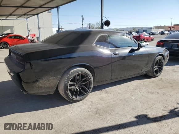 ✅ 2013 Dodge Challenger SXT • VIN: 2C3CDYAGXDH545513 • Lot: 71287324. Wystawiony na Copart z przebiegiem 205 279 mil. Bezpłatny archiwum sprzedaży aukcyjnych z USA i szczegółowy raport historii pojazdu na DreamBid. Zdjęcie 3.