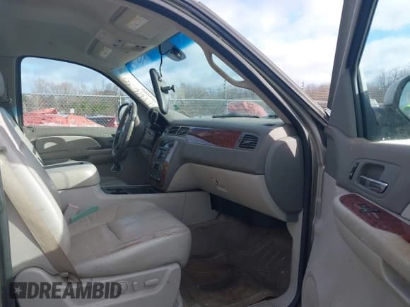 ✅ 2008 Chevrolet Avalanche LTZ • VIN: 3GNEC12088G212269 • Lot: 41861630. Listed on IAAI with 193,111 mi. Free auction sales archive from the USA and detailed vehicle history report at DreamBid. Image 5.