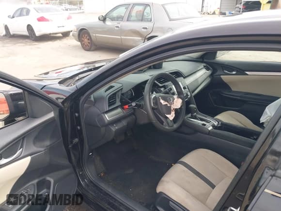 ✅ 2017 Honda Civic LX • VIN: 2HGFC2F51HH546301 • Lot: 43540783. Wystawiony na IAAI z przebiegiem 65 747 mil. Bezpłatny archiwum sprzedaży aukcyjnych z USA i szczegółowy raport historii pojazdu na DreamBid. Zdjęcie 5.