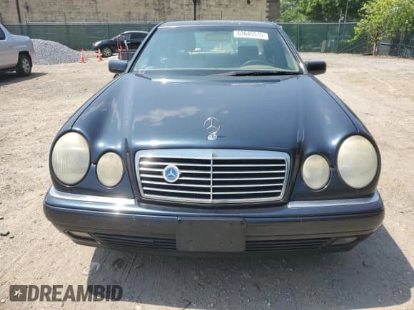 ✅ 1998 Mercedes-Benz E 320 • VIN: WDBJF65F9WA662759 • Лот: 63645515. Опубликован ранее на Copart с пробегом 119 784 миль. Бесплатный доступ к архиву аукционных продаж из США и подробный отчёт об истории автомобиля на DreamBid. Изображение 5.