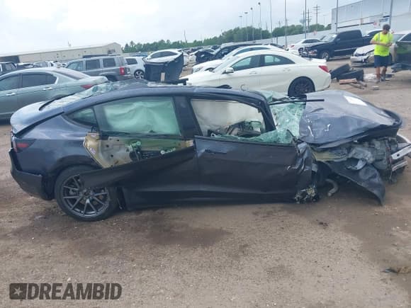 ✅ 2023 Tesla Model 3 • VIN: 5YJ3E1EA3PF541836 • Лот: 42151979. Опубликован ранее на IAAI с пробегом Не указан. Бесплатный доступ к архиву аукционных продаж из США и подробный отчёт об истории автомобиля на DreamBid. Изображение 12.