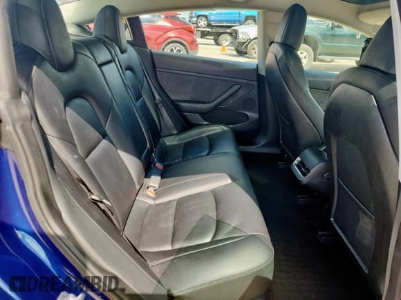 ✅ 2022 Tesla Model 3 • VIN: 5YJ3E1EA6NF111361 • Lot: 84215365. Wystawiony na Copart z przebiegiem 55 681 mil. Bezpłatny archiwum sprzedaży aukcyjnych z USA i szczegółowy raport historii pojazdu na DreamBid. Zdjęcie 10.