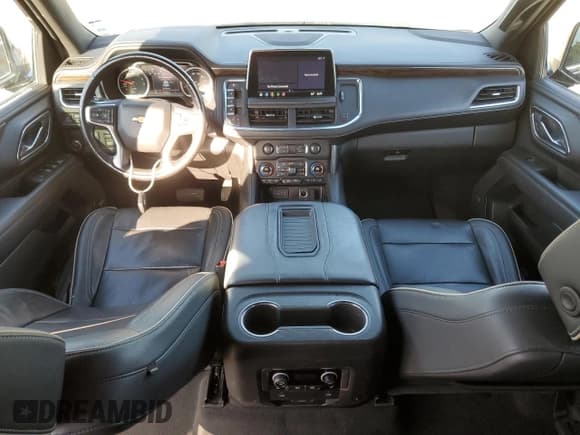 ✅ 2021 Chevrolet Suburban Premier • VIN: 1GNSCFKD9MR313379 • Lot: 81958015. Wystawiony na Copart z przebiegiem 89 882 mil. Bezpłatny archiwum sprzedaży aukcyjnych z USA i szczegółowy raport historii pojazdu na DreamBid. Zdjęcie 8.