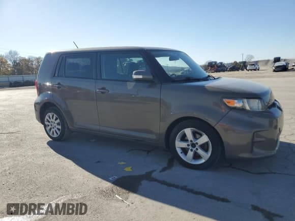 ✅ 2011 Scion xB • VIN: JTLZE4FE8B1133576 • Лот: 92414775. Опубликован ранее на Copart с пробегом 226 095 миль. Бесплатный доступ к архиву аукционных продаж из США и подробный отчёт об истории автомобиля на DreamBid. Изображение 4.