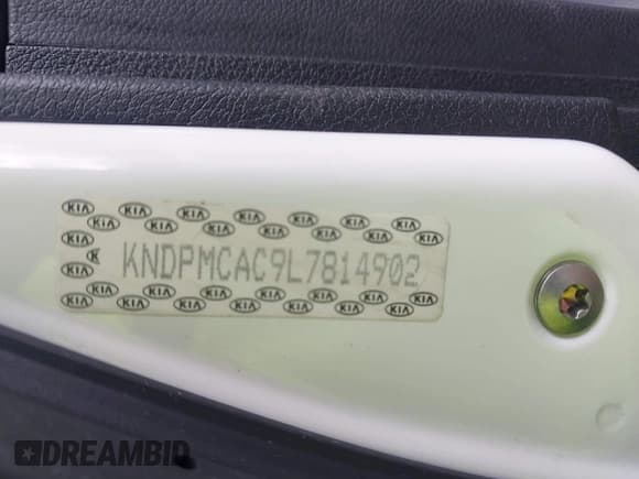 ✅ 2020 Kia Sportage LX • VIN: KNDPMCAC9L7814902 • Lot: 43580162. Wystawiony na IAAI z przebiegiem 106 153 mil. Bezpłatny archiwum sprzedaży aukcyjnych z USA i szczegółowy raport historii pojazdu na DreamBid. Zdjęcie 9.