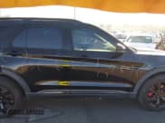 ✅ 2020 Ford Explorer ST • VIN: 1FM5K8GC5LGB16381 • Lot: 43640054. Wystawiony na IAAI z przebiegiem 97 942 mil. Bezpłatny archiwum sprzedaży aukcyjnych z USA i szczegółowy raport historii pojazdu na DreamBid. Zdjęcie 14.