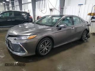 2022 Toyota Camry XLE с VIN 4T1F11AK1NU002025, выставлен на аукционе Copart как лот 64759875 с пробегом 36 062 миль миль и Списание • Salvage title. История ставок и продаж доступна на DreamBid. Изображение 1.