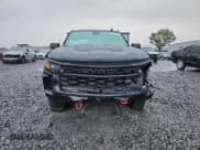 ✅ 2022 Chevrolet Silverado 1500 Custom Trail Boss • VIN: 3GCPDCEK5NG566222 • Lot: 85737375. Wystawiony na Copart z przebiegiem 21 335 mil. Bezpłatny archiwum sprzedaży aukcyjnych z USA i szczegółowy raport historii pojazdu na DreamBid. Zdjęcie 5.