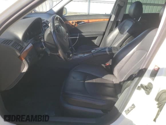 ✅ 2004 Mercedes-Benz E 320 • VIN: WDBUF65J04A423597 • Lot: 91347705. Wystawiony na Copart z przebiegiem 181 920 mil. Bezpłatny archiwum sprzedaży aukcyjnych z USA i szczegółowy raport historii pojazdu na DreamBid. Zdjęcie 7.