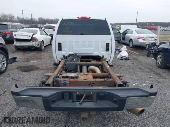 ✅ 2013 Chevrolet Silverado 2500HD Work Truck • VIN: 1GC2KVCG8DZ253237 • Lot: 41149947. Wystawiony na IAAI z przebiegiem 326 965 mil. Bezpłatny archiwum sprzedaży aukcyjnych z USA i szczegółowy raport historii pojazdu na DreamBid. Zdjęcie 15.