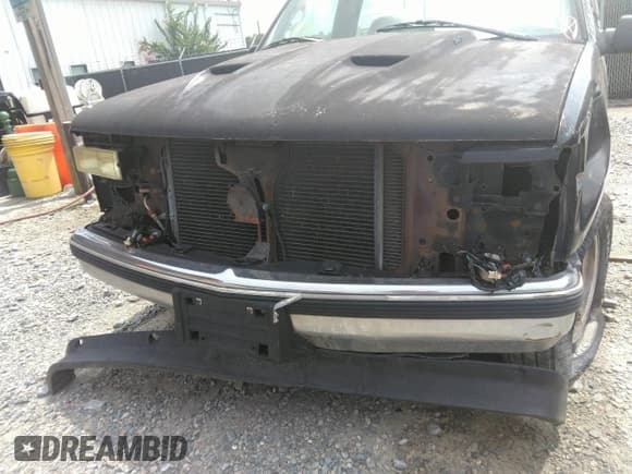 ✅ 1995 GMC Sierra 1500 • VIN: 1GTEC14K0SZ545712 • Lot: 37252791. Wystawiony na IAAI z przebiegiem 2 453 761 mil. Bezpłatny archiwum sprzedaży aukcyjnych z USA i szczegółowy raport historii pojazdu na DreamBid. Zdjęcie 6.