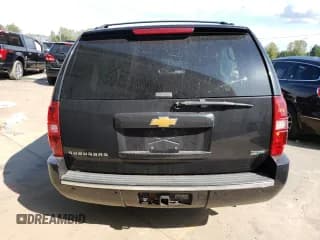 ✅ 2012 Chevrolet Suburban LTZ • VIN: 1GNSKKE70CR189504 • Lot: 69756674. Wystawiony na Copart z przebiegiem Nie podano. Bezpłatny archiwum sprzedaży aukcyjnych z USA i szczegółowy raport historii pojazdu na DreamBid. Zdjęcie 6.