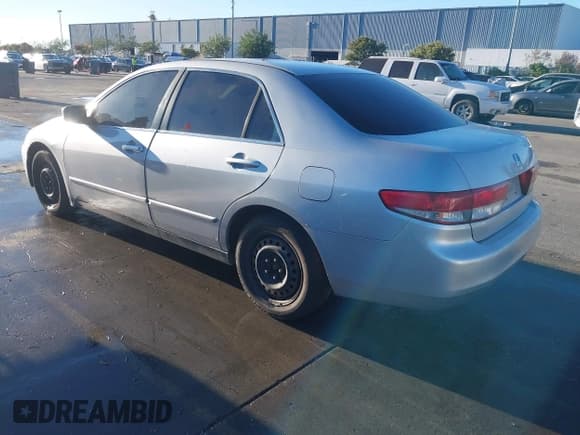 ✅ 2004 Honda Accord LX • VIN: 1HGCM66334A011601 • Lot: 43772923. Listed on IAAI with 254,442 mi. Free auction sales archive from the USA and detailed vehicle history report at DreamBid. Image 3.