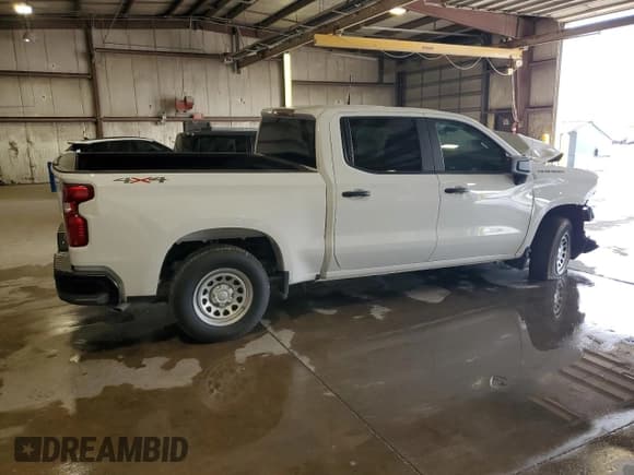 ✅ 2024 Chevrolet Silverado 1500 Work Truck • VIN: 1GCUDAED7RZ256443 • Lot: 82582845. Wystawiony na Copart z przebiegiem 12 739 mil. Bezpłatny archiwum sprzedaży aukcyjnych z USA i szczegółowy raport historii pojazdu na DreamBid. Zdjęcie 3.