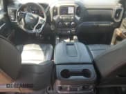 ✅ 2019 Chevrolet Silverado 1500 High Country • VIN: 1GCUYHEL7KZ196691 • Lot: 69539204. Wystawiony na Copart z przebiegiem 174 842 mil. Bezpłatny archiwum sprzedaży aukcyjnych z USA i szczegółowy raport historii pojazdu na DreamBid. Zdjęcie 8.