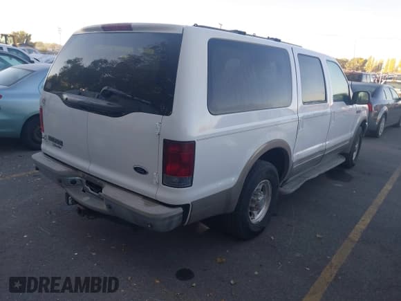 ✅ 2001 Ford Excursion Limited • VIN: 1FMNU42S71EA48708 • Lot: 43498632. Wystawiony na IAAI z przebiegiem 279 874 mil. Bezpłatny archiwum sprzedaży aukcyjnych z USA i szczegółowy raport historii pojazdu na DreamBid. Zdjęcie 4.