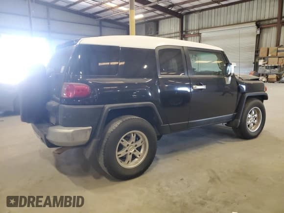 ✅ 2008 Toyota FJ Cruiser • VIN: JTEZU11F88K002353 • Lot: 92188705. Listed on Copart with 187,598 mi. Free auction sales archive from the USA and detailed vehicle history report at DreamBid. Image 3.