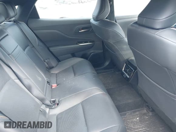 ✅ 2024 Toyota Crown XLE • VIN: JTDAAAAF3R3030244 • Lot: 41847152. Wystawiony na IAAI z przebiegiem 18 676 mil. Bezpłatny archiwum sprzedaży aukcyjnych z USA i szczegółowy raport historii pojazdu na DreamBid. Zdjęcie 8.