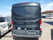 ✅ 2015 Ford Transit Cargo • VIN: 1FTYR2CM1FKA84524 • Lot: 42527762. Wystawiony na IAAI z przebiegiem 168 190 mil. Bezpłatny archiwum sprzedaży aukcyjnych z USA i szczegółowy raport historii pojazdu na DreamBid. Zdjęcie 12.