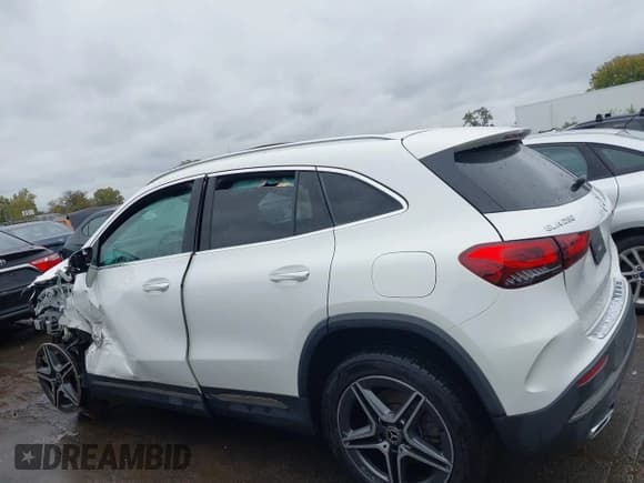 ✅ 2021 Mercedes-Benz GLA 250 • VIN: W1N4N4HB6MJ232787 • Lot: 43543170. Listed on IAAI with Not provided. Free auction sales archive from the USA and detailed vehicle history report at DreamBid. Image 13.