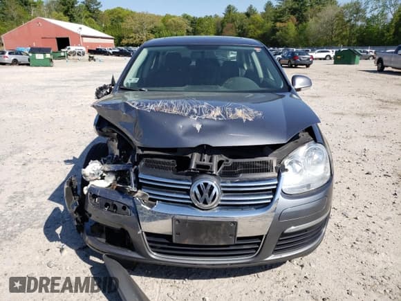 ✅ 2009 Volkswagen Jetta SE • VIN: 3VWRZ71KX9M085572 • Lot: 56634345. Listed on Copart with 184,504 mi. Free auction sales archive from the USA and detailed vehicle history report at DreamBid. Image 5.