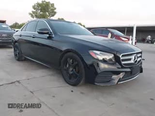 ✅ 2019 Mercedes-Benz E 300 • VIN: WDDZF4JB5KA592480 • Lot: 42826196. Wystawiony na IAAI z przebiegiem 86 533 mil. Bezpłatny archiwum sprzedaży aukcyjnych z USA i szczegółowy raport historii pojazdu na DreamBid. Zdjęcie 1.