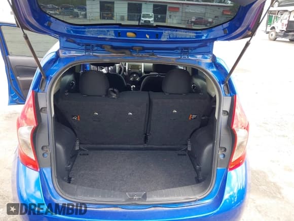 ✅ 2014 Nissan Note SV • VIN: 3N1CE2CP5EL378749 • Lot: 42515712. Listed on IAAI with 140,816 mi. Free auction sales archive from the USA and detailed vehicle history report at DreamBid. Image 13.