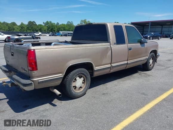 ✅ 1996 GMC Sierra 1500 • VIN: 2GTEC19M3T1502695 • Lot: 42199919. Wystawiony na IAAI z przebiegiem 285 889 mil. Bezpłatny archiwum sprzedaży aukcyjnych z USA i szczegółowy raport historii pojazdu na DreamBid. Zdjęcie 4.