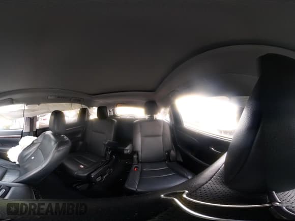 ✅ 2016 Toyota Highlander Limited • VIN: 5TDDKRFH0GS299039 • Lot: 43268041. Wystawiony na IAAI z przebiegiem 91 795 mil. Bezpłatny archiwum sprzedaży aukcyjnych z USA i szczegółowy raport historii pojazdu na DreamBid. Zdjęcie 18.