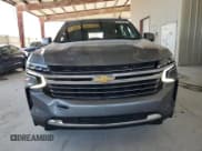 ✅ 2021 Chevrolet Suburban LT • VIN: 1GNSCCKD5MR295333 • Лот: 52556425. Опубликован ранее на Copart с пробегом 100 262 миль. Бесплатный доступ к архиву аукционных продаж из США и подробный отчёт об истории автомобиля на DreamBid. Изображение 5.