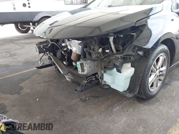 ✅ 2017 Chevrolet Cruze LT • VIN: 3G1BE6SMXHS606559 • Lot: 43421085. Listed on IAAI with 161,150 mi. Free auction sales archive from the USA and detailed vehicle history report at DreamBid. Image 6.