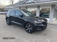 ✅ 2019 Volvo XC40 R-Design • VIN: YV4162UM7K2078081 • Lot: 41808014. Listed on IAAI with 204,223 mi. Free auction sales archive from the USA and detailed vehicle history report at DreamBid. Image 1.