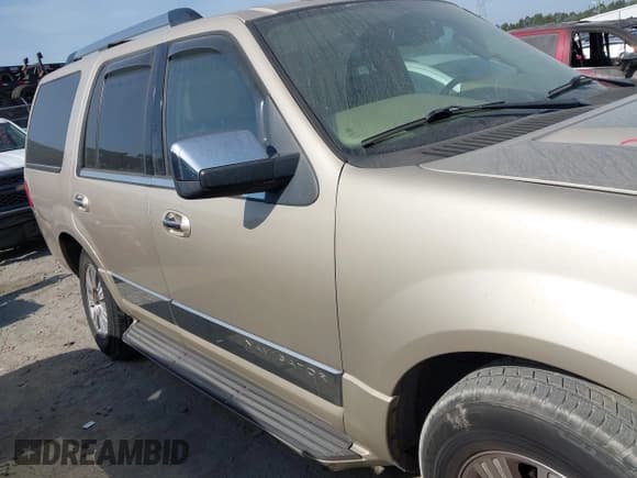 ✅ 2007 Lincoln Navigator • VIN: 5LMFU27567LJ25484 • Lot: 42052572. Wystawiony na IAAI z przebiegiem 168 050 mil. Bezpłatny archiwum sprzedaży aukcyjnych z USA i szczegółowy raport historii pojazdu na DreamBid. Zdjęcie 13.