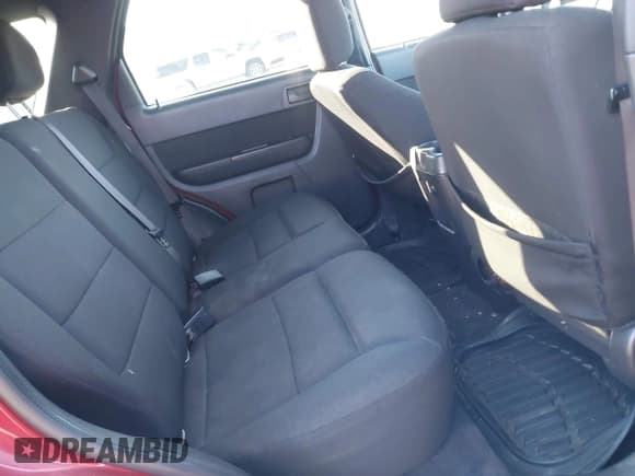 ✅ 2010 Ford Escape XLT • VIN: 1FMCU9DG9AKA87993 • Lot: 42068919. Wystawiony na IAAI z przebiegiem Nie podano. Bezpłatny archiwum sprzedaży aukcyjnych z USA i szczegółowy raport historii pojazdu na DreamBid. Zdjęcie 8.