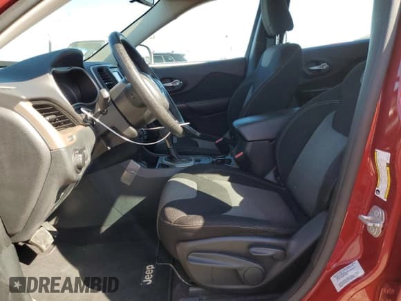 ✅ 2016 Jeep Cherokee Sport • VIN: 1C4PJLABXGW265576 • Лот: 87277715. Опубликован ранее на Copart с пробегом 68 899 миль. Бесплатный доступ к архиву аукционных продаж из США и подробный отчёт об истории автомобиля на DreamBid. Изображение 7.