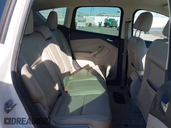 ✅ 2015 Ford C-Max SEL • VIN: 1FADP5CU7FL101574 • Lot: 43836109. Wystawiony na IAAI z przebiegiem 170 774 mil. Bezpłatny archiwum sprzedaży aukcyjnych z USA i szczegółowy raport historii pojazdu na DreamBid. Zdjęcie 8.