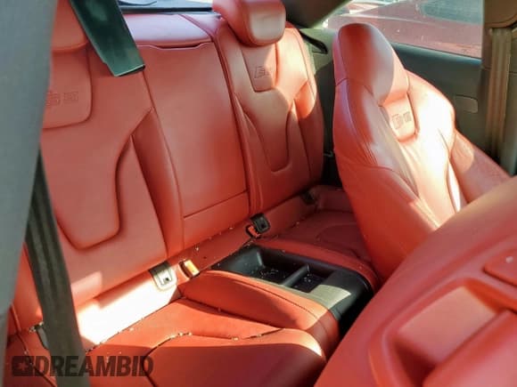 ✅ 2010 Audi S5 Prestige • VIN: WAUVVAFR2AA051480 • Лот: 85179425. Опубликован ранее на Copart с пробегом 101 048 миль. Бесплатный доступ к архиву аукционных продаж из США и подробный отчёт об истории автомобиля на DreamBid. Изображение 10.