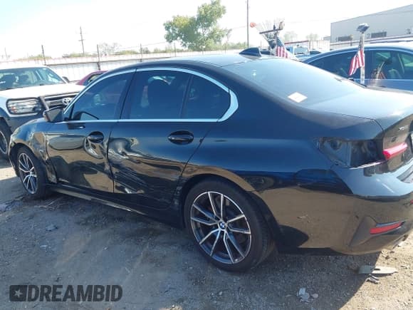 ✅ 2019 BMW 3 Series 330i xDrive • VIN: 3MW5R7J5XK8A26531 • Лот: 43450003. Опубликован ранее на IAAI с пробегом 79 515 миль. Бесплатный доступ к архиву аукционных продаж из США и подробный отчёт об истории автомобиля на DreamBid. Изображение 15.